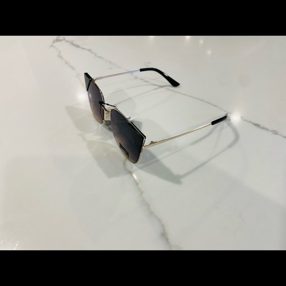 Giselle Cat Eye Sunglasses - Picture 3 of 4